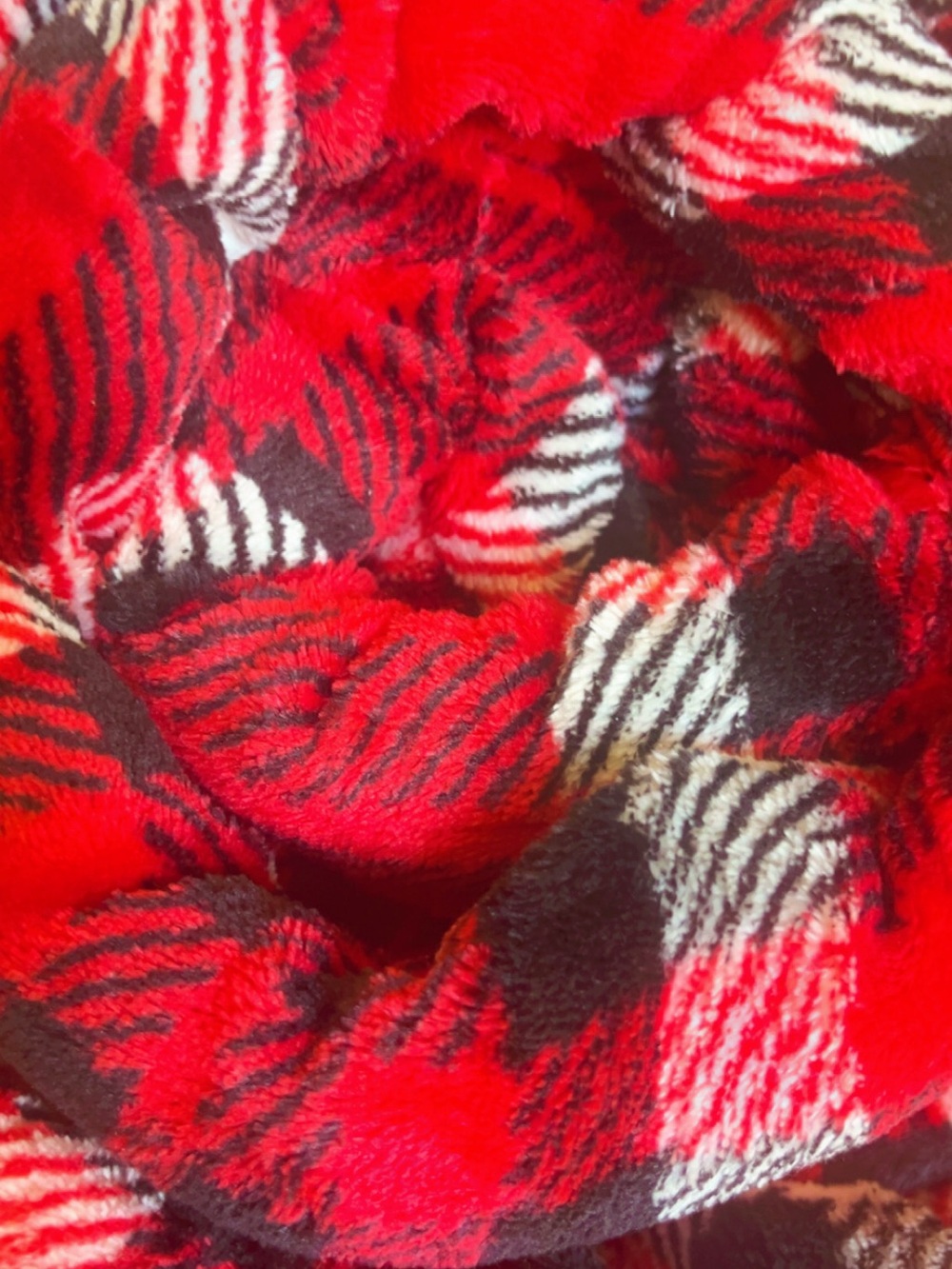 Philosophy Red Black and White Plaid Sherpa Heated Throw - Picture 7 of 7